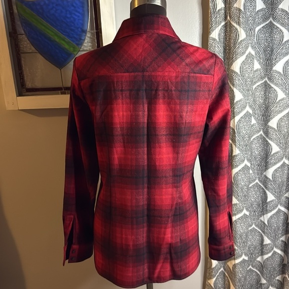 Pendleton 100% Virgin Wool Red & Black Plaid Button Down Shirt SZ Small - Picture 5 of 9
